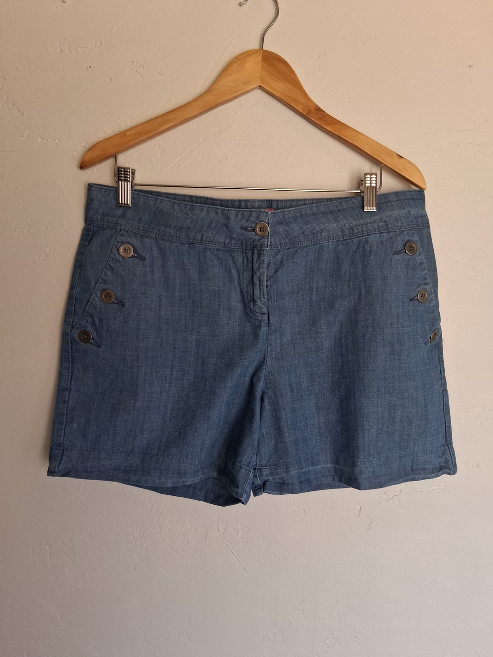 Isaac Mizrahi NY Chambray Shorts Size 12 Blue 100% Cotton Casual Summer - Picture 2 of 8